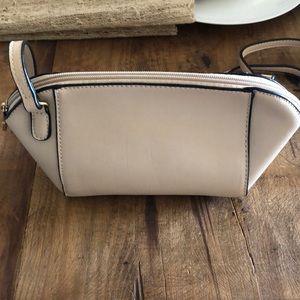 Crossbody purse
